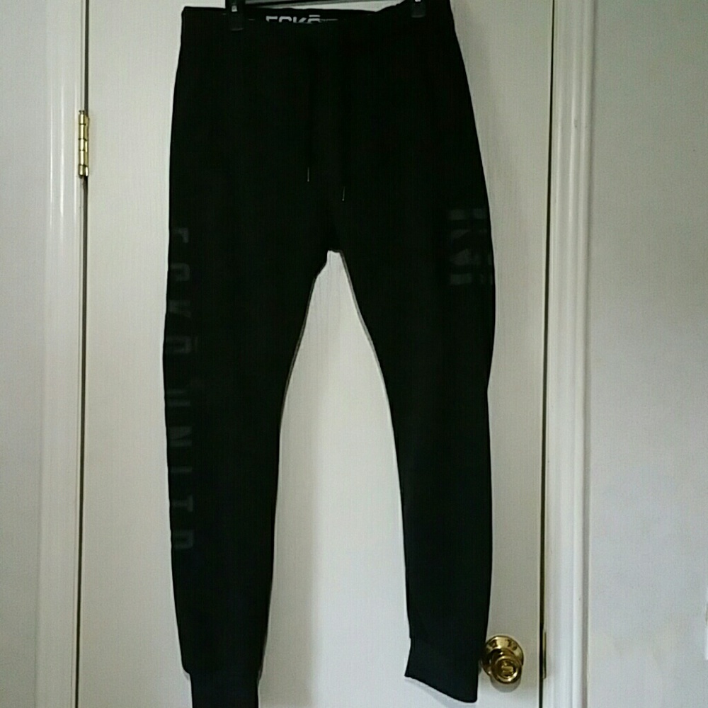 Echo size M Joggers